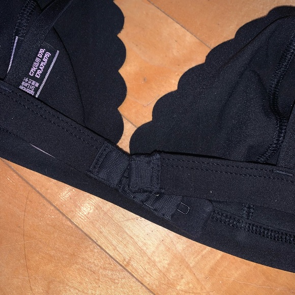 [S] VICTORIA’S SECRET bralette bundle - Picture 5 of 16